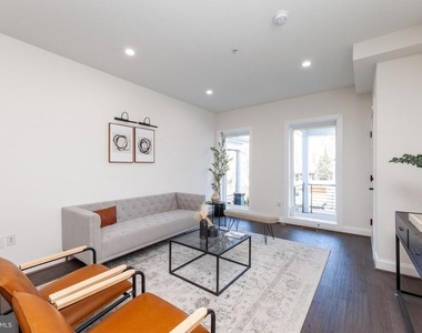 734 Kenyon Street Nw - Photo Thumbnail 2