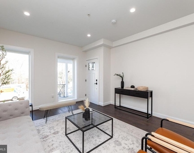 734 Kenyon Street Nw - Photo Thumbnail 4