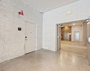 4361 S Congress Ave - Photo Thumbnail 23