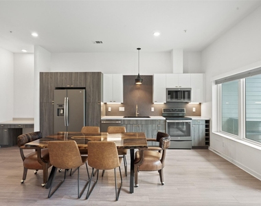 4361 S Congress Ave - Photo Thumbnail 4