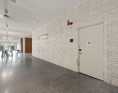 4361 S Congress Ave - Photo Thumbnail 22
