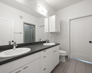 4361 S Congress Ave - Photo Thumbnail 13