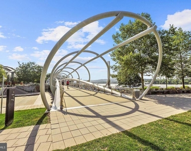 350 G Street Sw - Photo Thumbnail 13
