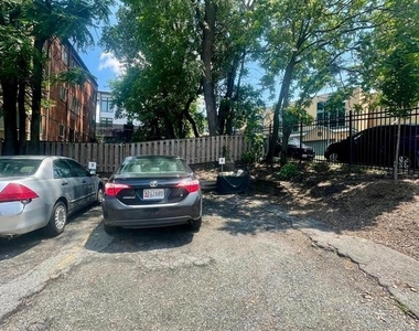 1031 Michigan Avenue Ne - Photo Thumbnail 19