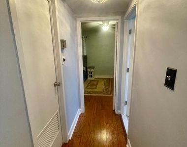 1031 Michigan Avenue Ne - Photo Thumbnail 9