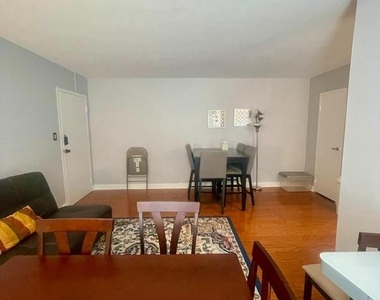 1031 Michigan Avenue Ne - Photo Thumbnail 3
