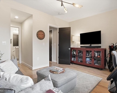 1222 Neal Street Ne - Photo Thumbnail 14