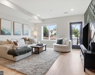 1222 Neal Street Ne - Photo Thumbnail 4