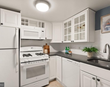 3039 Macomb Street Nw - Photo Thumbnail 8
