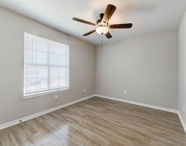 2321 Terrace Dr - Photo Thumbnail 24