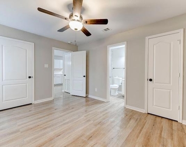 2321 Terrace Dr - Photo Thumbnail 11
