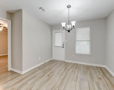 2321 Terrace Dr - Photo Thumbnail 15