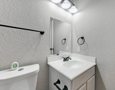 2321 Terrace Dr - Photo Thumbnail 7