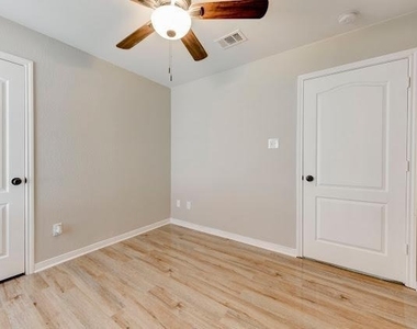 2321 Terrace Dr - Photo Thumbnail 21