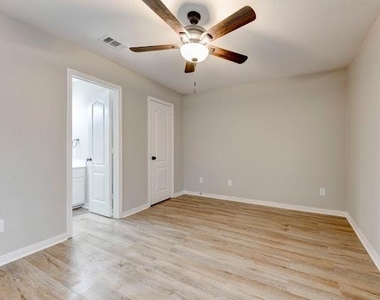2321 Terrace Dr - Photo Thumbnail 10