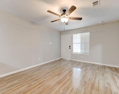 2321 Terrace Dr - Photo Thumbnail 14