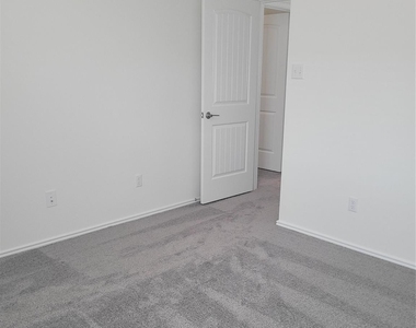 4465 Acerno St - Photo Thumbnail 22
