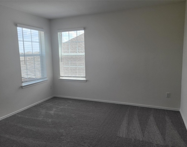 4465 Acerno St - Photo Thumbnail 18