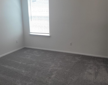 4465 Acerno St - Photo Thumbnail 23
