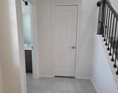 4465 Acerno St - Photo Thumbnail 1