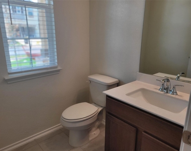 4465 Acerno St - Photo Thumbnail 2