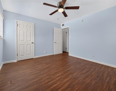 3425 Willowrun Dr - Photo Thumbnail 4