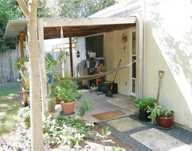 9103 Wellesley Dr - Photo Thumbnail 16