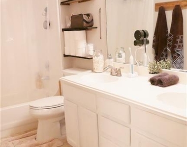 9103 Wellesley Dr - Photo Thumbnail 7