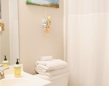 9103 Wellesley Dr - Photo Thumbnail 11