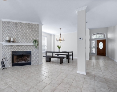 4033 Canyon Glen Cir - Photo Thumbnail 8