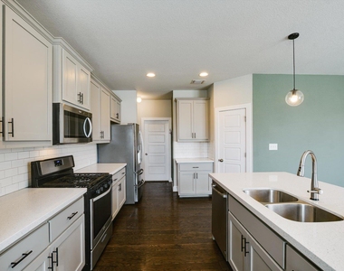 5826 Aviano Rd - Photo Thumbnail 4