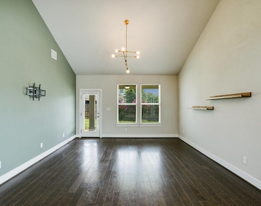 5826 Aviano Rd - Photo Thumbnail 10