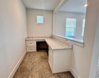 2605 Brushwood Mdw - Photo Thumbnail 16