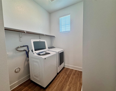 2605 Brushwood Mdw - Photo Thumbnail 5