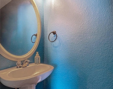 2208 Melissa Oaks Ln - Photo Thumbnail 8