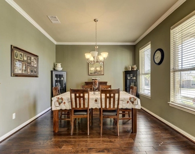 701 Rolling Brook Ln - Photo Thumbnail 9