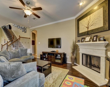 701 Rolling Brook Ln - Photo Thumbnail 6