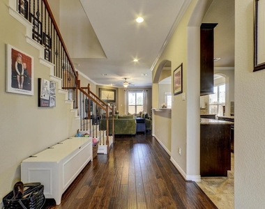 701 Rolling Brook Ln - Photo Thumbnail 10