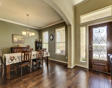 701 Rolling Brook Ln - Photo Thumbnail 8