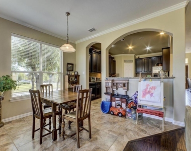 701 Rolling Brook Ln - Photo Thumbnail 12