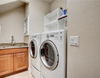 12407 Altamira St - Photo Thumbnail 7