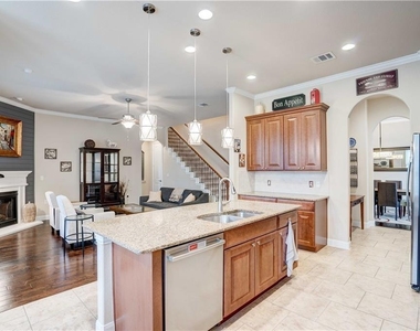 12407 Altamira St - Photo Thumbnail 19