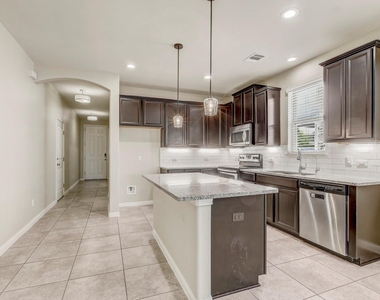 356 Quarry Ln - Photo Thumbnail 11