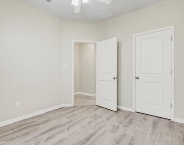 356 Quarry Ln - Photo Thumbnail 24