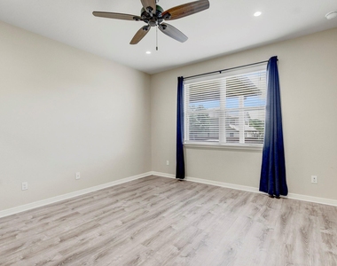 356 Quarry Ln - Photo Thumbnail 13