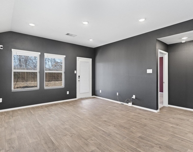 352 Sickle Loop - Photo Thumbnail 16