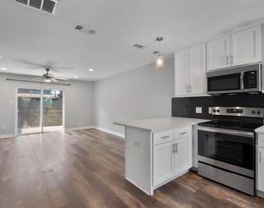3810 Southway Dr - Photo Thumbnail 1