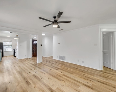 7004 Trendal Ln - Photo Thumbnail 4