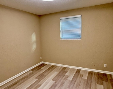 696 Kestner Road - Photo Thumbnail 19