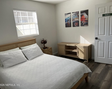 7431 Arble Drive - Photo Thumbnail 10